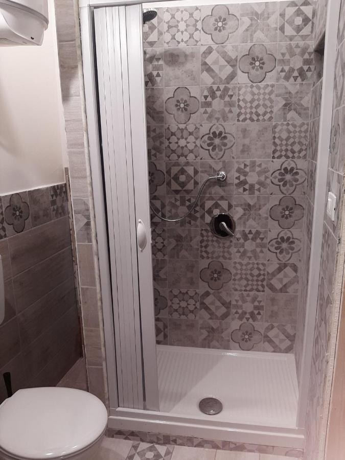 Casa Vacanza Di Via Giacalone Palermo Luaran gambar