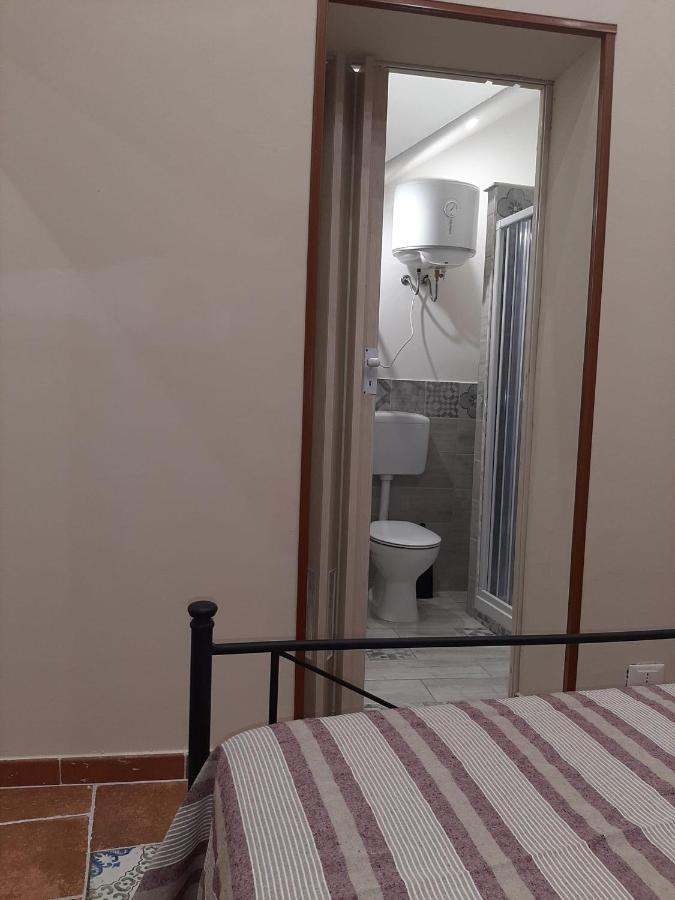 Casa Vacanza Di Via Giacalone Palermo Luaran gambar