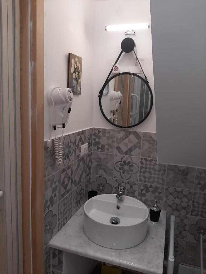 Casa Vacanza Di Via Giacalone Palermo Luaran gambar
