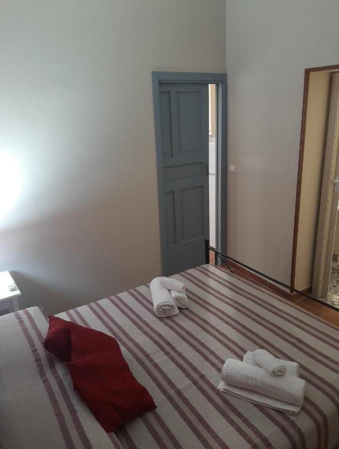 Casa Vacanza Di Via Giacalone Palermo Luaran gambar