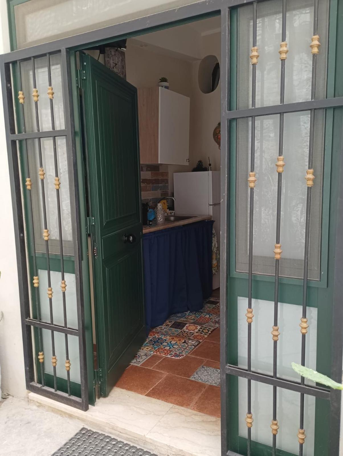 Casa Vacanza Di Via Giacalone Palermo Luaran gambar