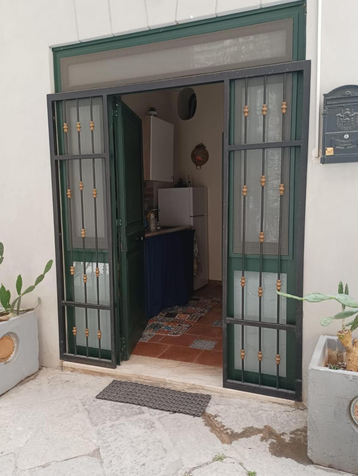 Casa Vacanza Di Via Giacalone Palermo Luaran gambar